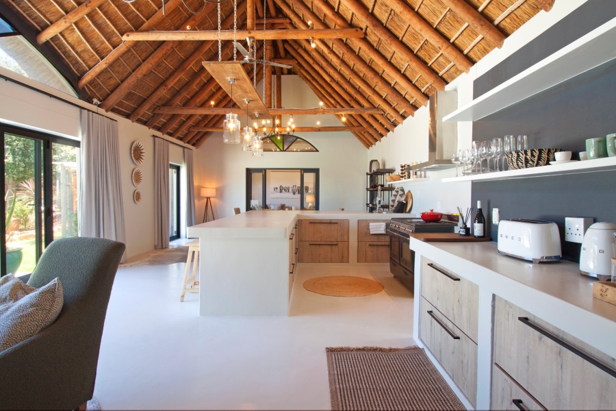 To Let 5 Bedroom Property for Rent in Crofters Valley Western Cape